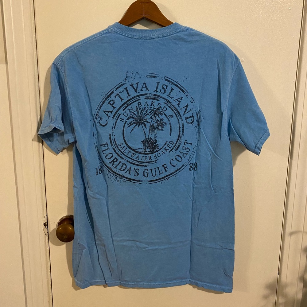 North Captivate Island Tshirt